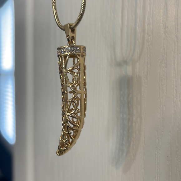 Lot of gold costume necklaces - Picture 4 of 4